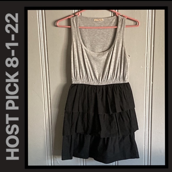 Host Pick- 👗 Super Cute Gray & Black Tiered Bebop Dress- Size Small - Picture 2 of 10